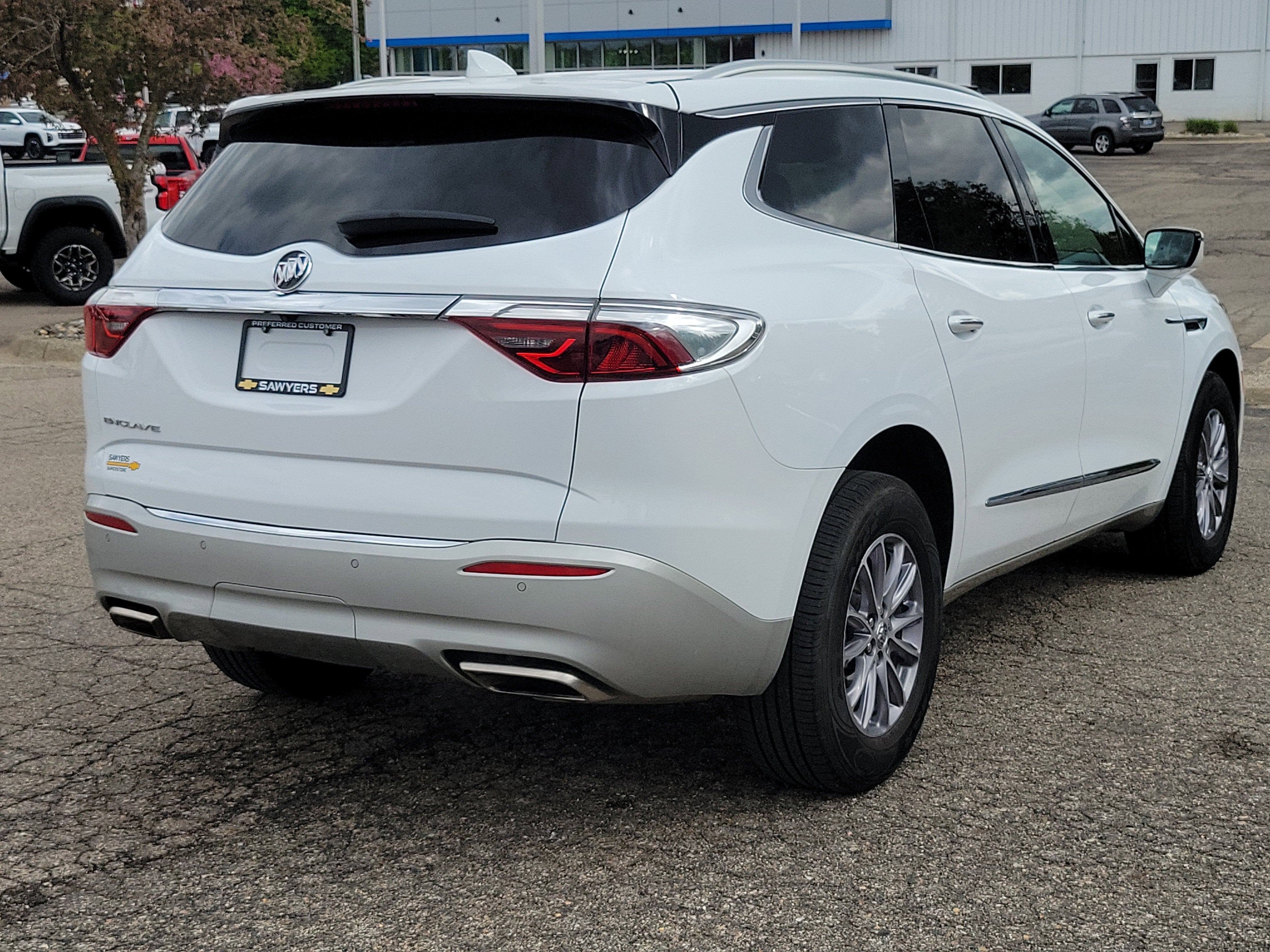 2023 Buick Enclave Essence