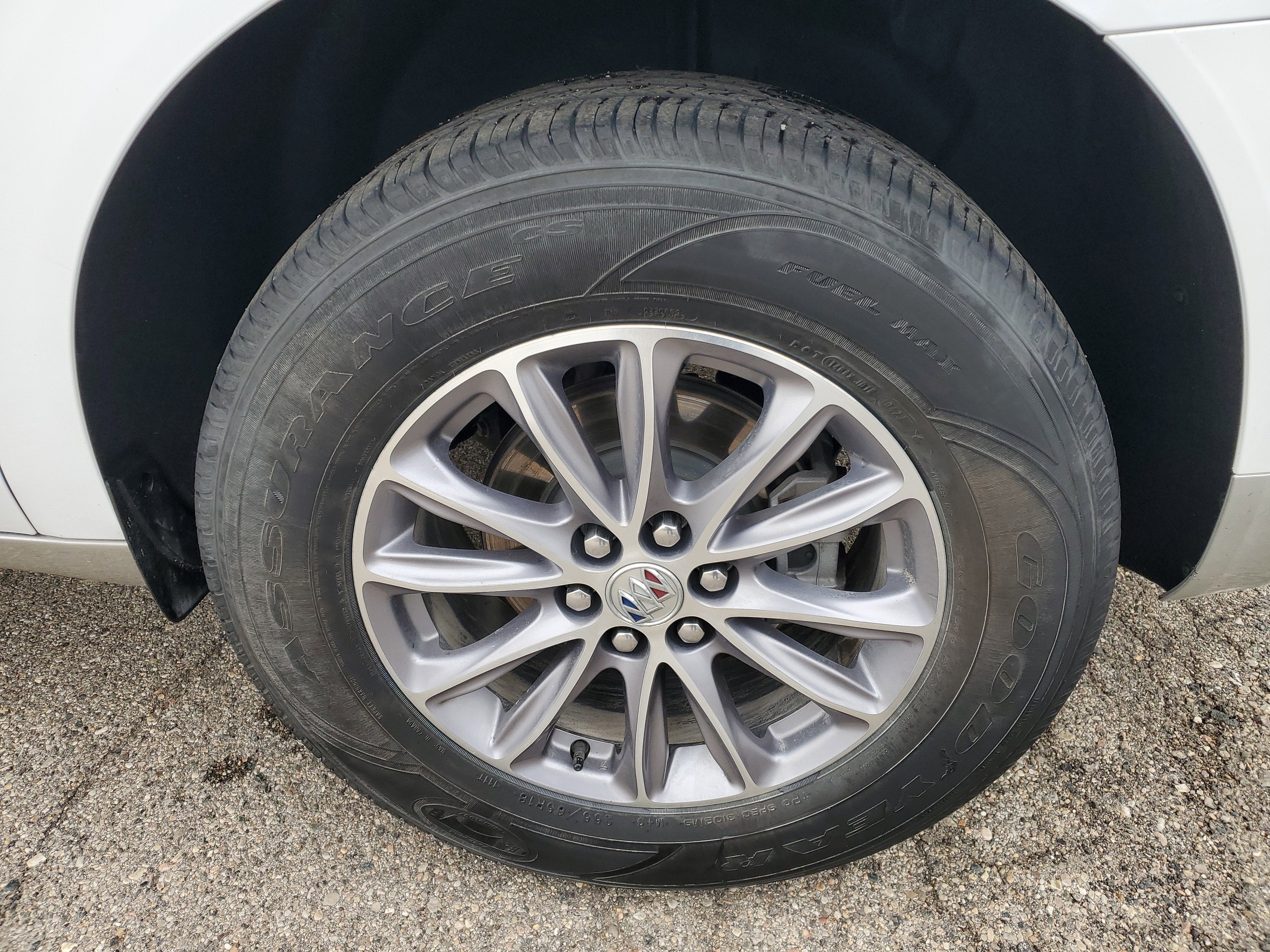 2023 Buick Enclave Essence