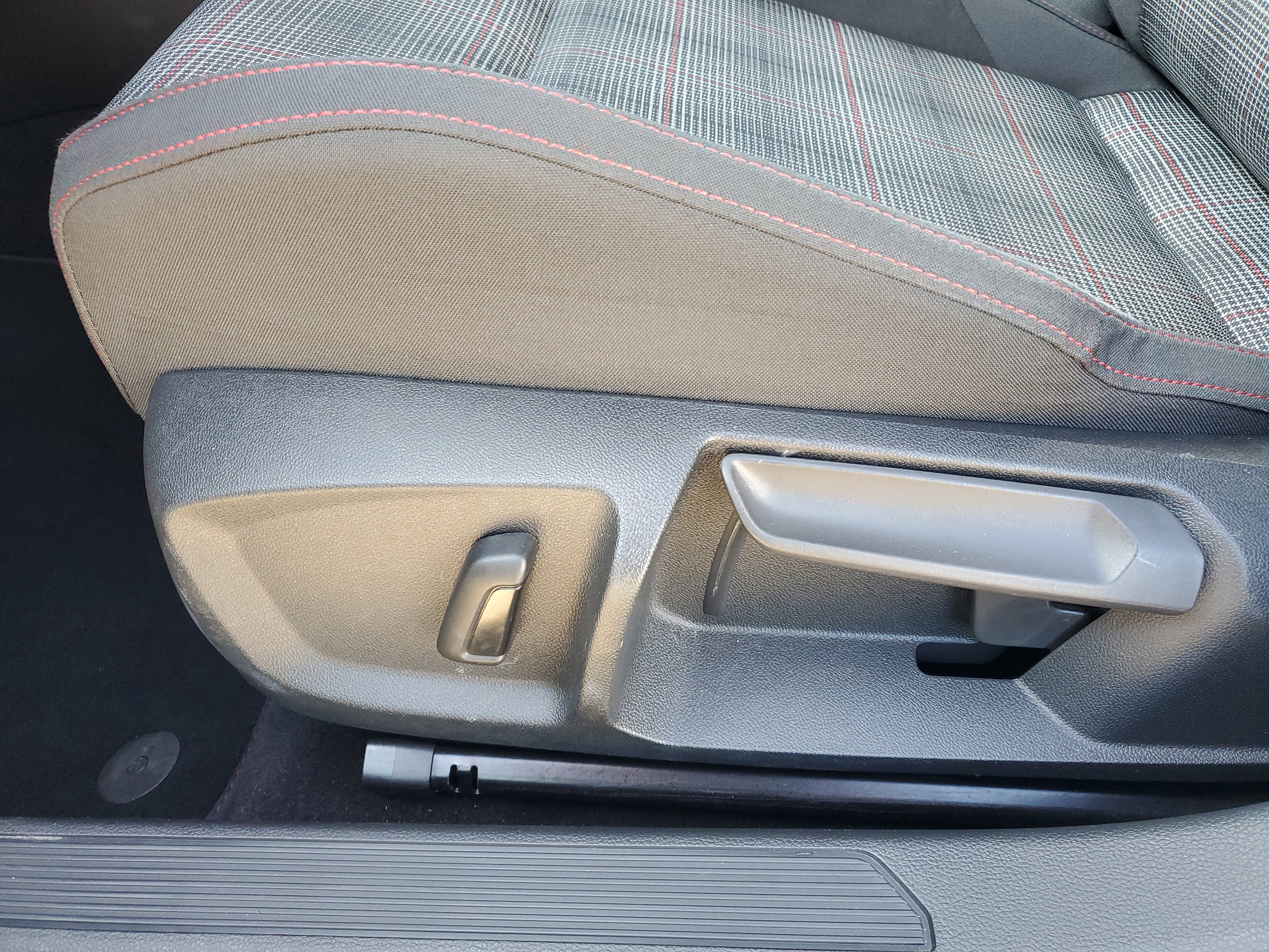 2024 Volkswagen Golf GTI S